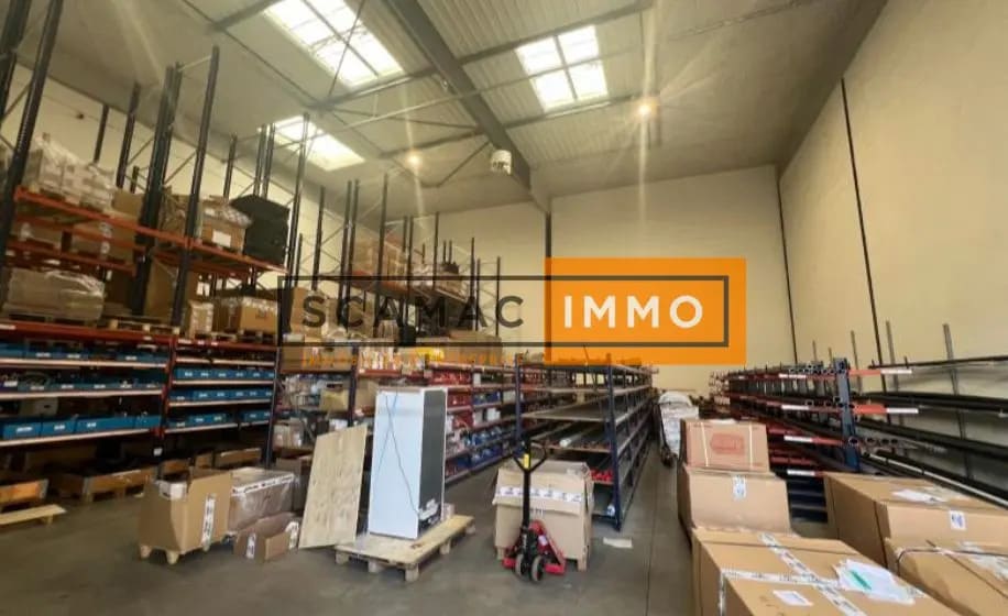 Office in Villeneuve-la-Garenne for lease Building Photo- Image 1 of 8