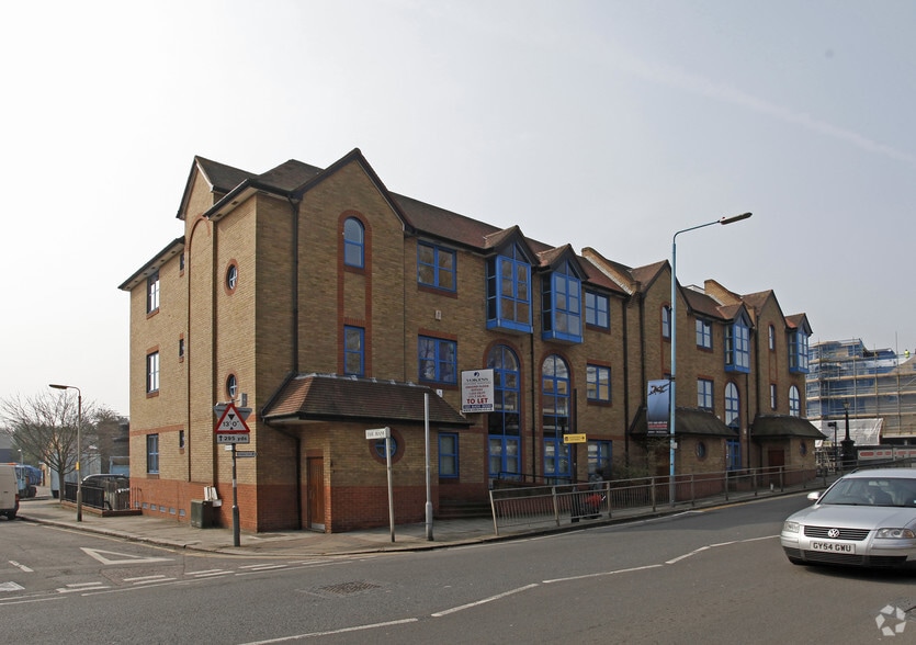 152-154 High St, Brentford for sale - Building Photo - Image 1 of 39