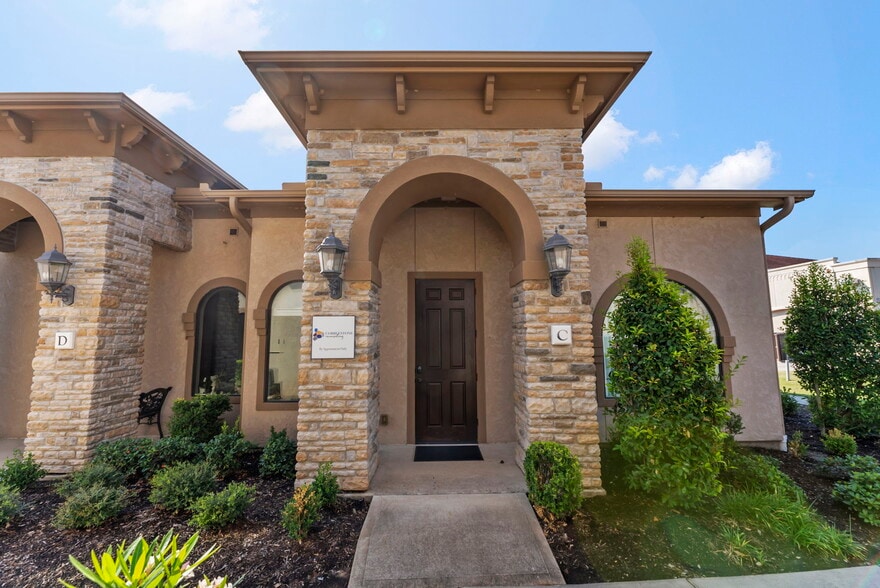 256 Ed English Dr, Shenandoah, TX for sale - Building Photo - Image 1 of 25