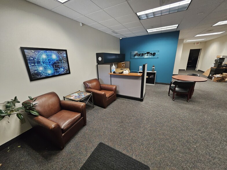 9219-9255 E River Rd NW, Coon Rapids, MN for lease - Building Photo - Image 3 of 17