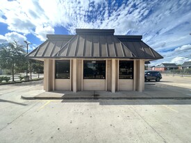 2nd Generation Restaurant Building for LEASE - Drive Through Restaurant