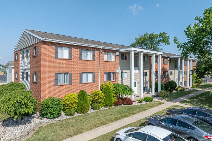 1815 Deming Dr, Mount Pleasant, MI for sale - Primary Photo - Image 1 of 1