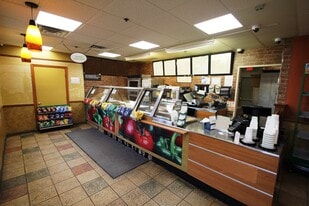 4 Lowell Rd, North Reading MA - Storefront Property