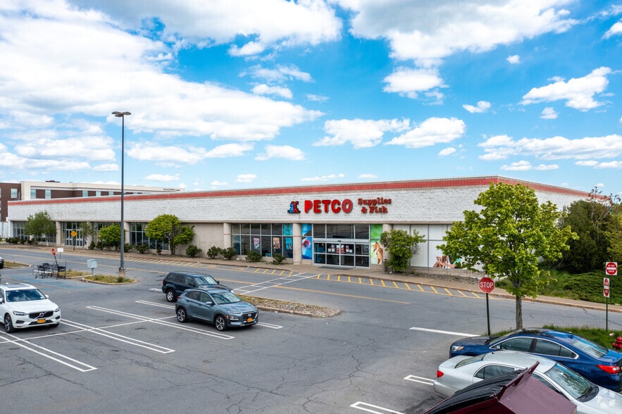 200-400 N Galleria Dr, Middletown, NY for lease - Building Photo - Image 3 of 6