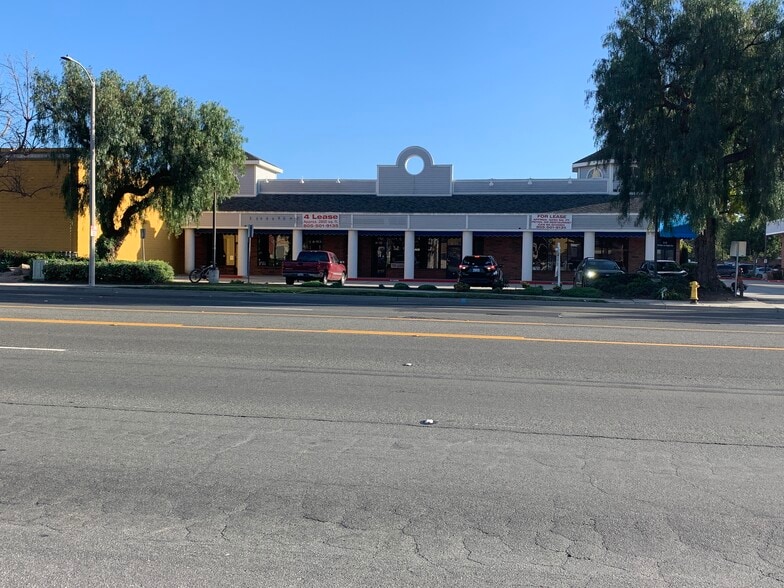 476 W Los Angeles Ave, Moorpark, CA for lease - Building Photo - Image 1 of 6