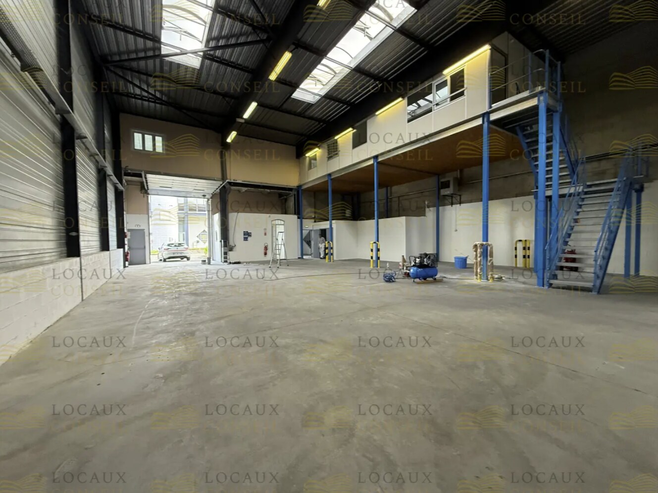 Flex in Élancourt for lease Interior Photo- Image 1 of 6