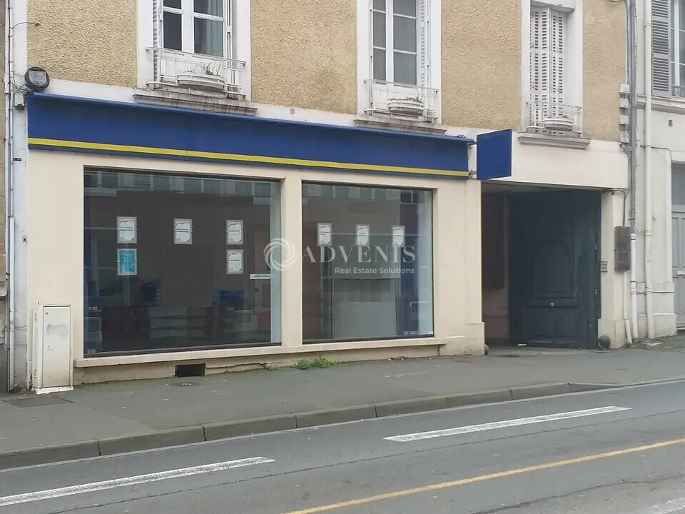 Retail in Le Mans for lease Building Photo- Image 1 of 4