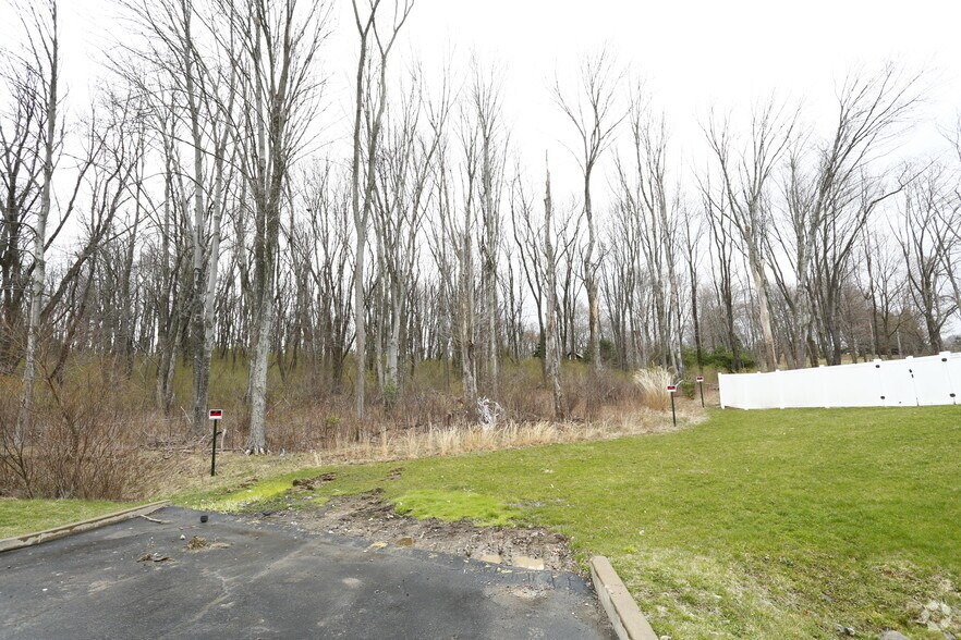 4103-4107 Grandview Dr, Gibsonia, PA for sale - Building Photo - Image 2 of 2