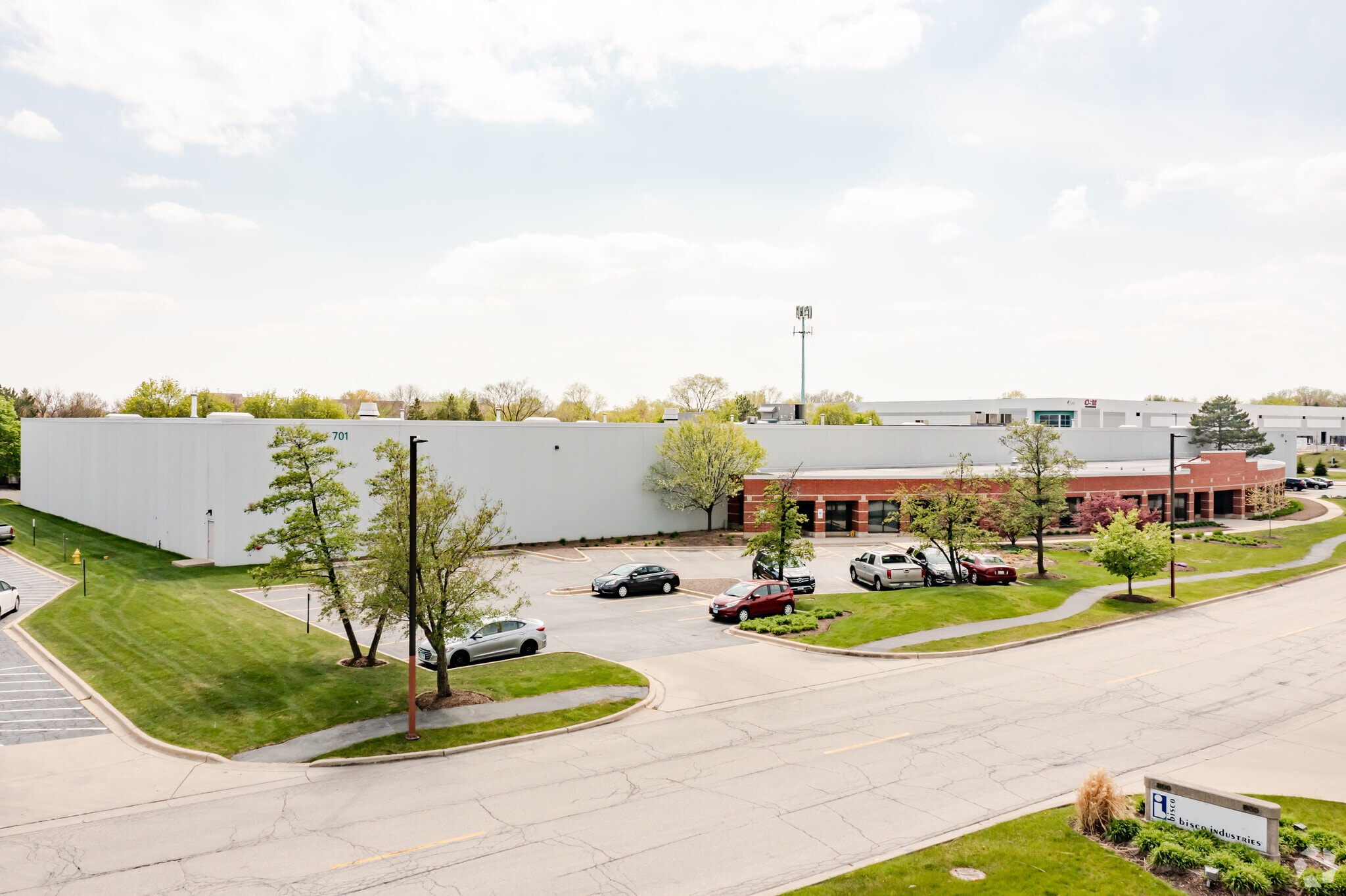699-701 Regency Dr, Glendale Heights, IL for lease Building Photo- Image 1 of 5