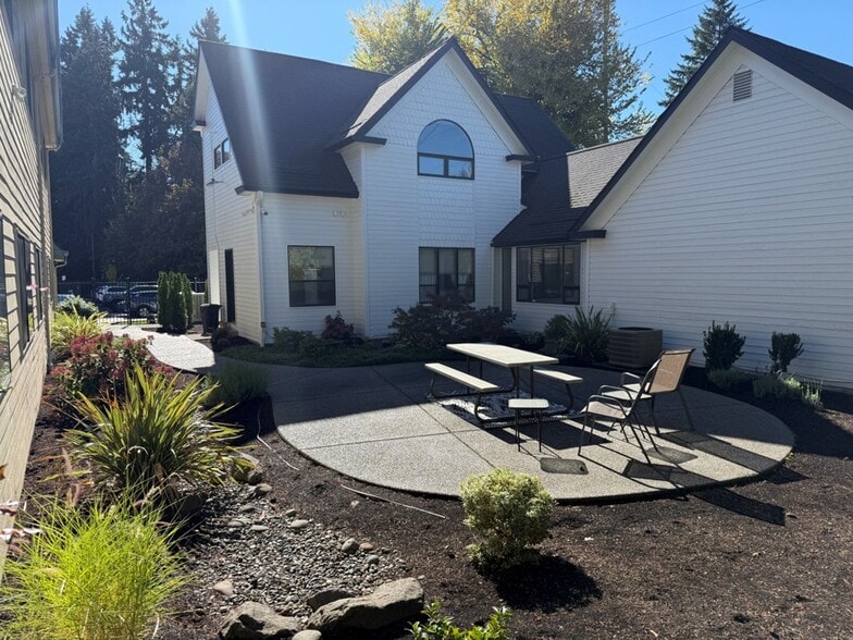 8515 NE Hazel Dell Ave, Vancouver, WA for sale - Building Photo - Image 2 of 7