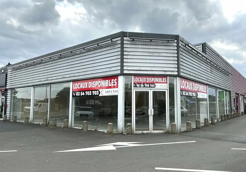 Retail in Blois for lease - Building Photo - Image 1 of 7