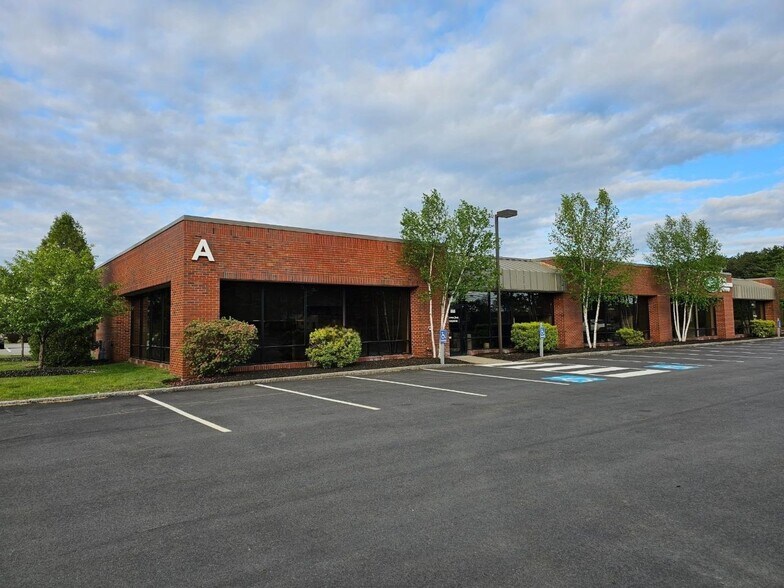 75 John Roberts Rd, South Portland, ME for lease - Building Photo - Image 1 of 8