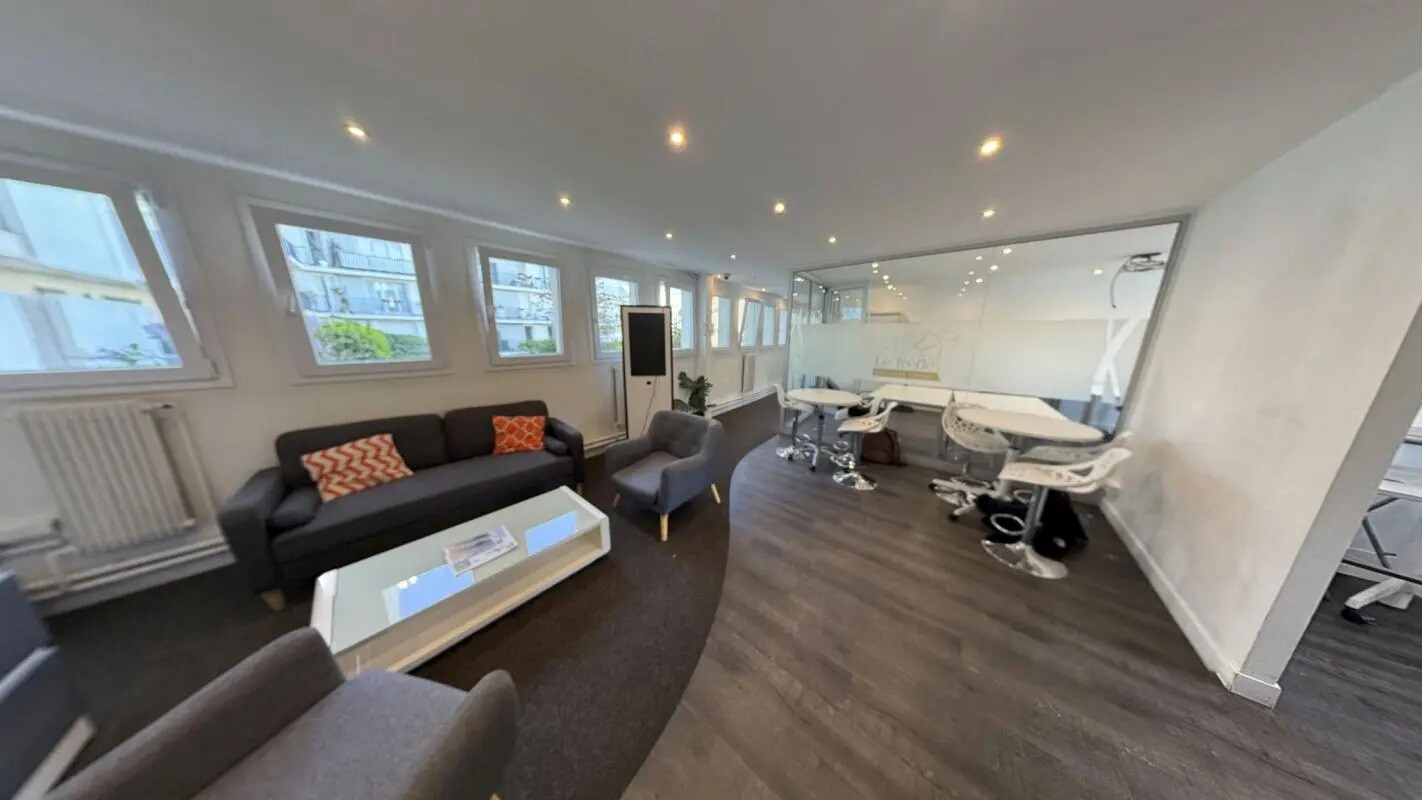 Office in Issy-les-Moulineaux for lease Building Photo- Image 1 of 15