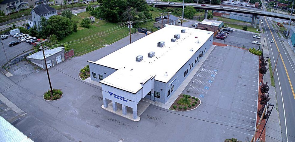 1113 Bluefield Ave, Bluefield, WV for sale - Primary Photo - Image 1 of 1