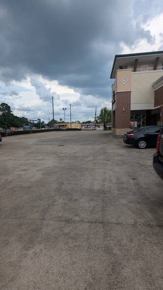 1383 Bunker Hill Rd, Houston, TX for lease - Building Photo - Image 2 of 24