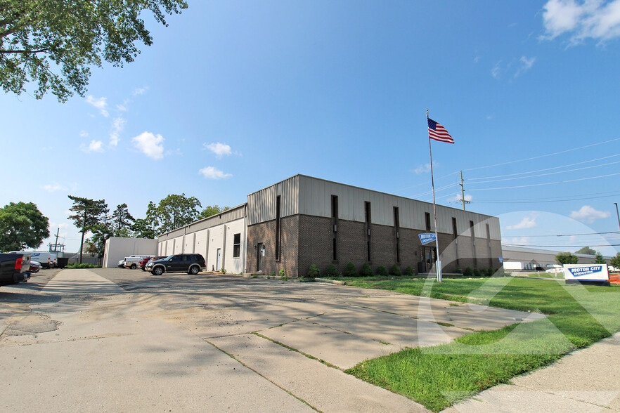 1600 E Ten Mile Rd, Hazel Park, MI for sale - Primary Photo - Image 1 of 1