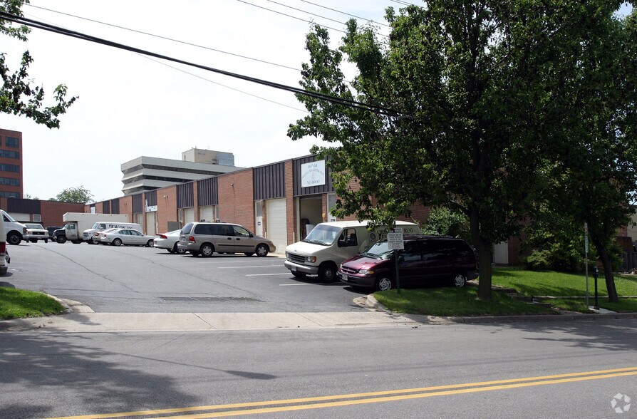 330 N Stonestreet Ave, Rockville, MD for lease - Building Photo - Image 2 of 6