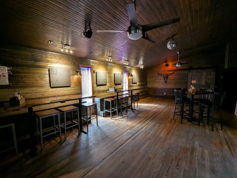 11818 Philadelphia Rd, White Marsh, MD for sale - Interior Photo - Image 1 of 26