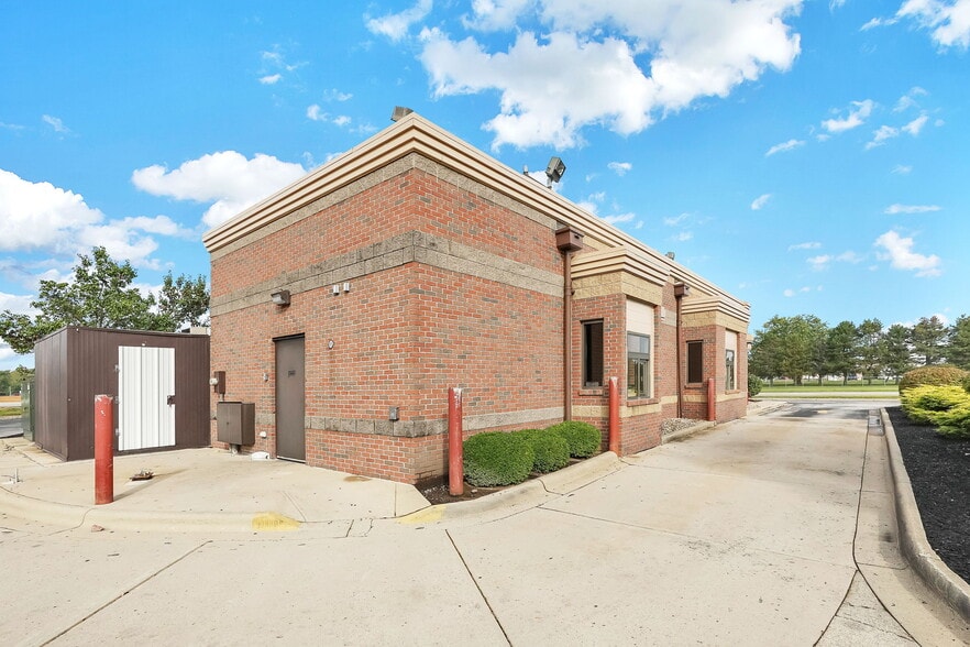 50 Roberts Rd, Wilmington, OH for lease - Building Photo - Image 3 of 13