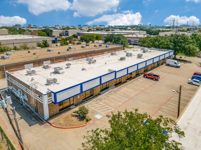 3201 Skylane Dr, Carrollton, TX for lease - Building Photo - Image 1 of 8