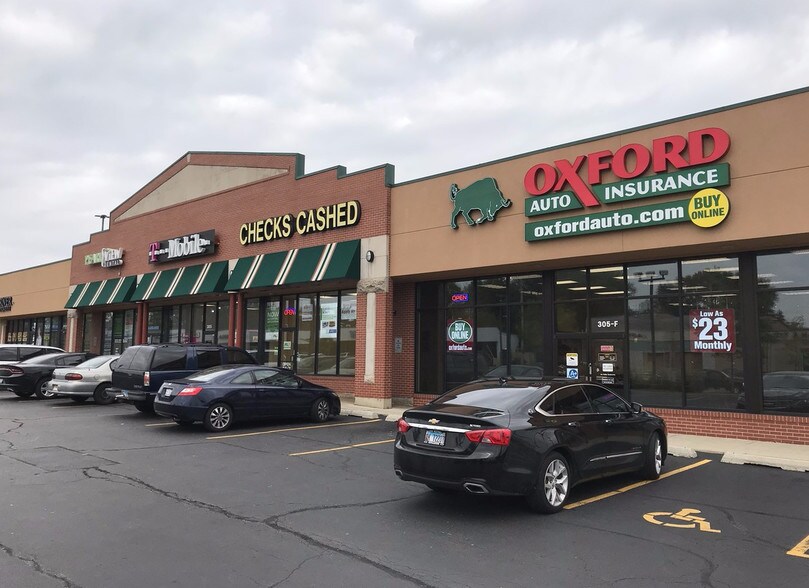 305 W Indian Trl, Aurora, IL for sale - Building Photo - Image 1 of 1