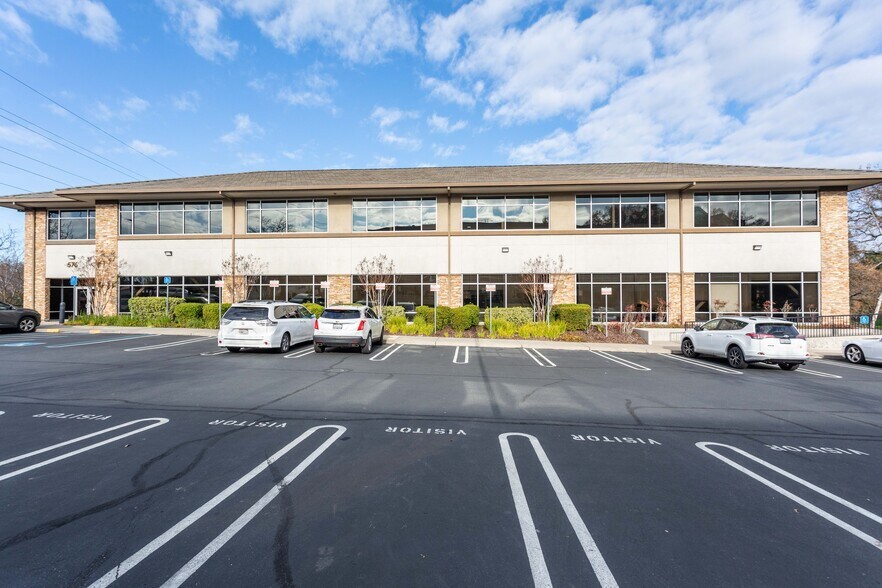 576 N Sunrise Ave, Roseville, CA 95661