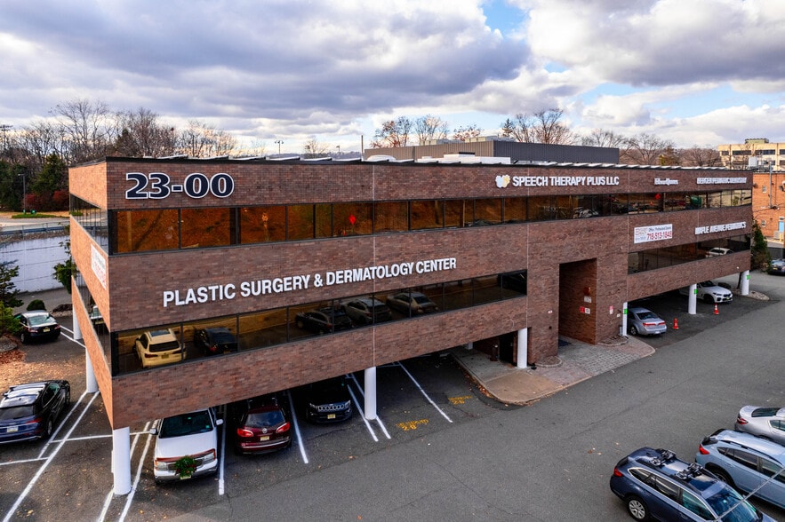23-00 NJ-208, Fair Lawn, NJ for sale - Primary Photo - Image 1 of 13