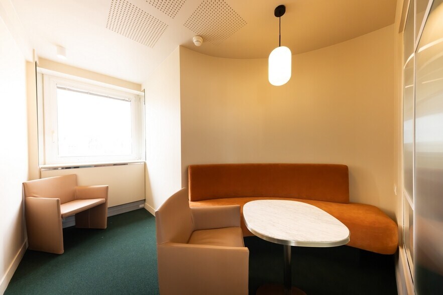 137 Rue De L'Universite, Paris for lease - Interior Photo - Image 3 of 7