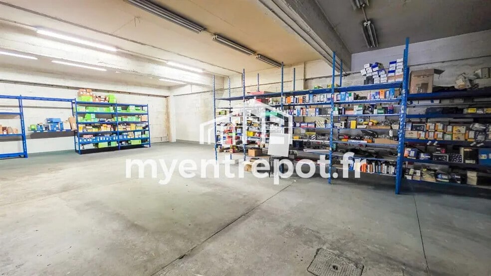 Flex in Marseille for sale - Interior Photo - Image 2 of 5