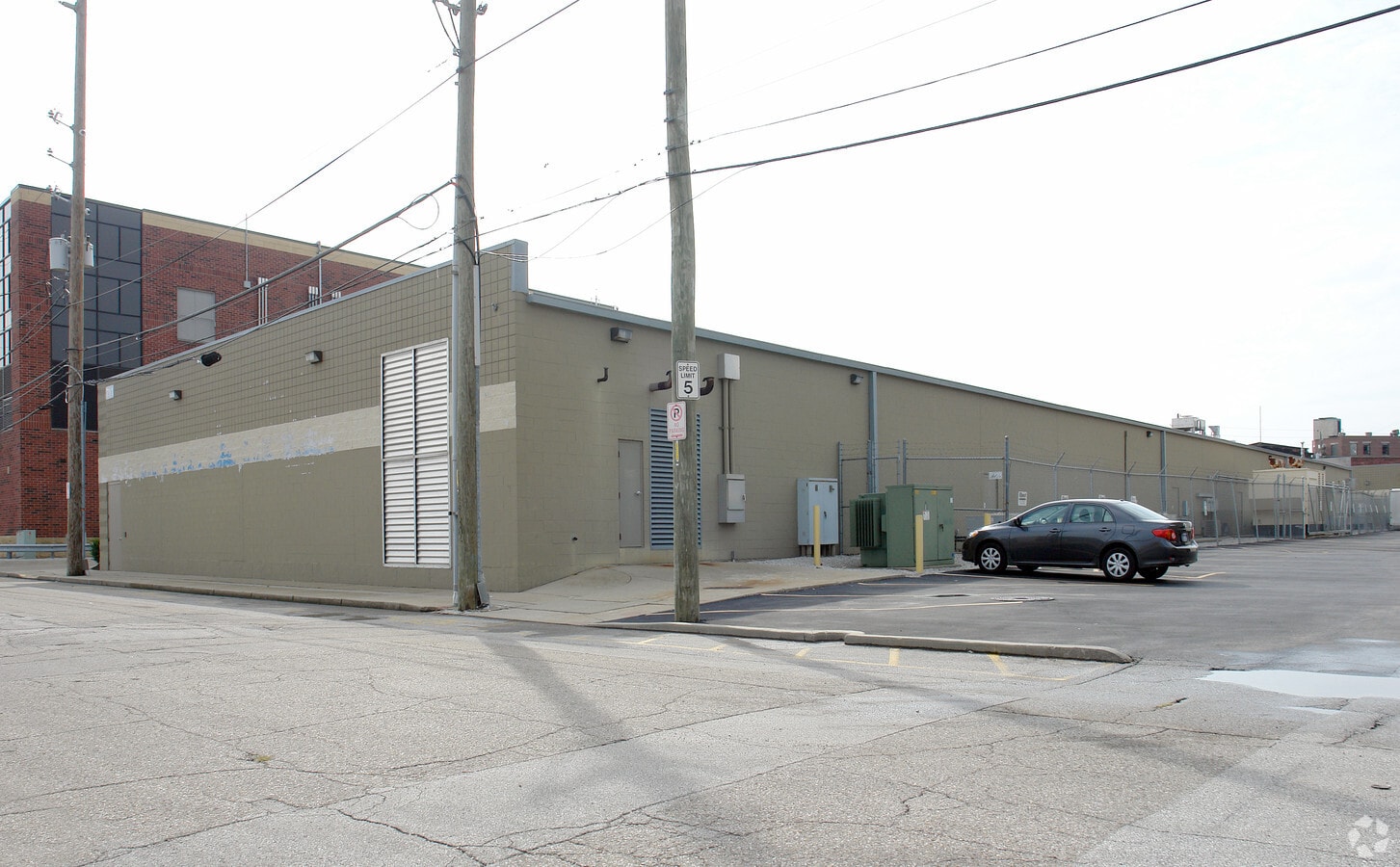 711 W Henry St, Indianapolis, IN 46225