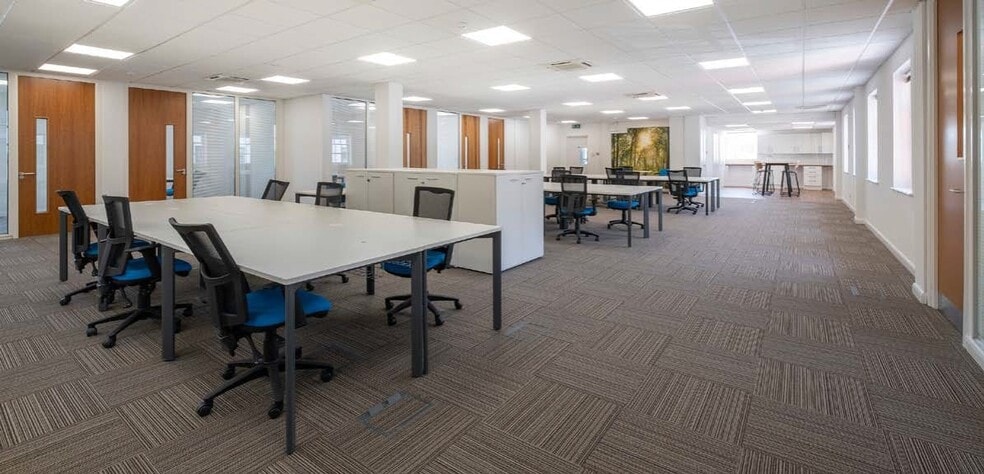 124 Bridge Rd, Chertsey for lease - Building Photo - Image 2 of 58