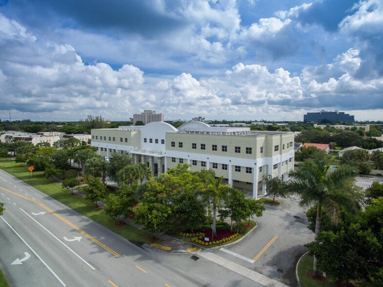 3001 Coral Hills Dr, Coral Springs, FL for lease - Building Photo - Image 1 of 17