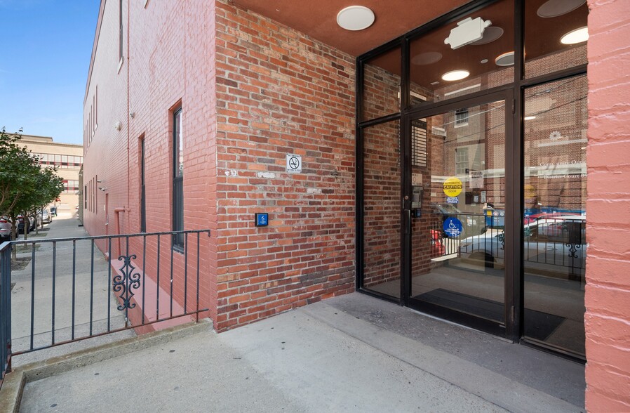 900 Sarah St, Pittsburgh, PA for lease - Building Photo - Image 3 of 30