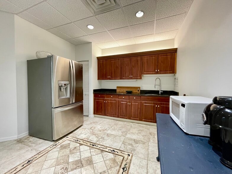 58-74 Sarasota Center Blvd, Sarasota, FL for sale - Building Photo - Image 3 of 8