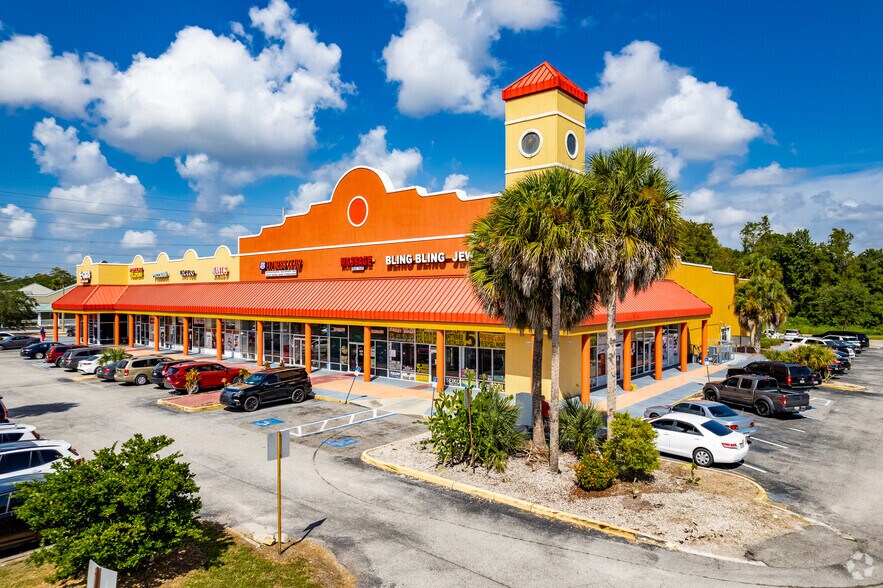 4137-4153 W Vine St, Kissimmee, FL for lease - Primary Photo - Image 1 of 7