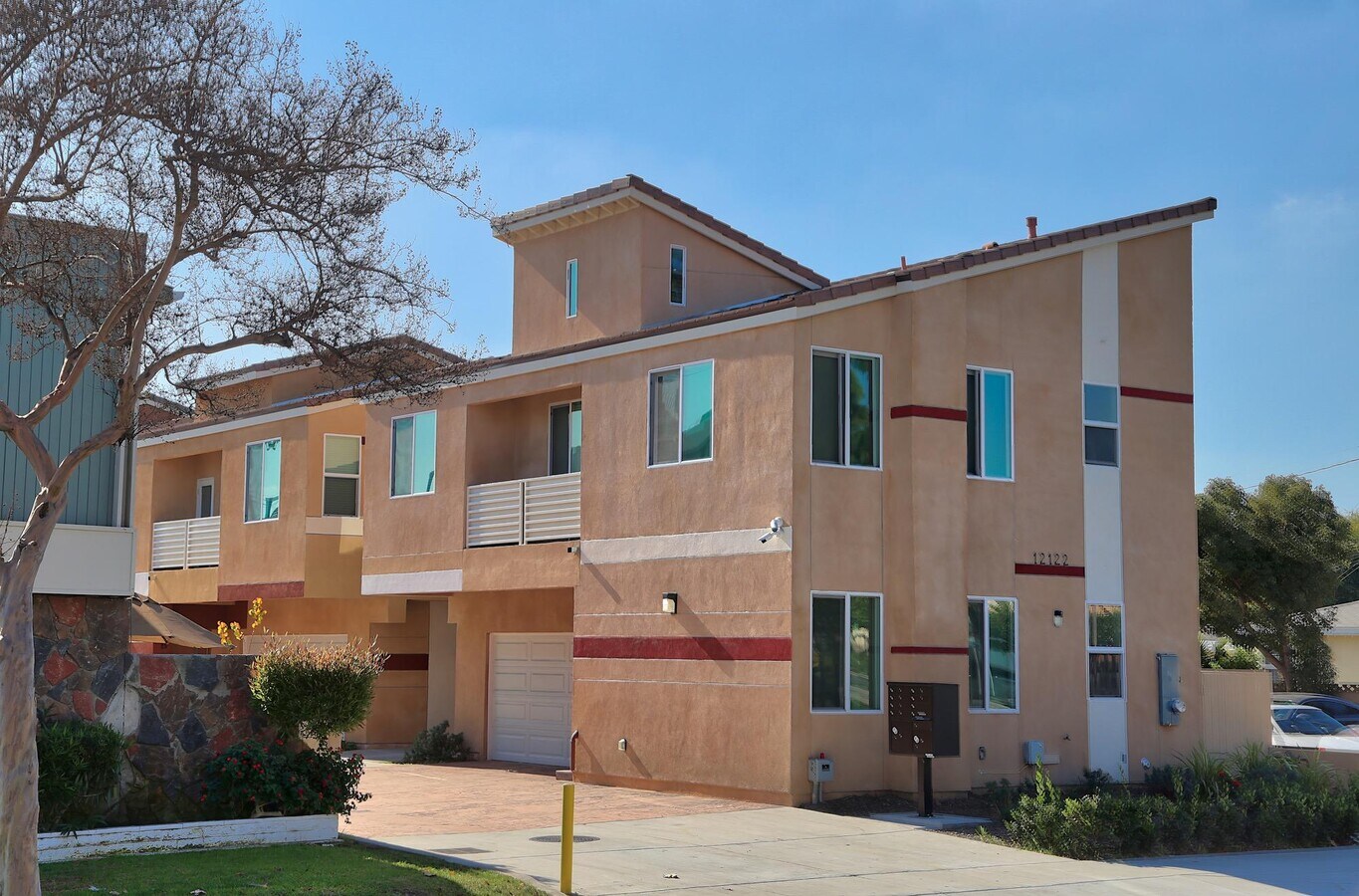 12122 Imperial Hwy, Norwalk, CA 90650