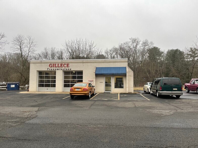 6060 Library Rd, Bethel Park, PA 15102