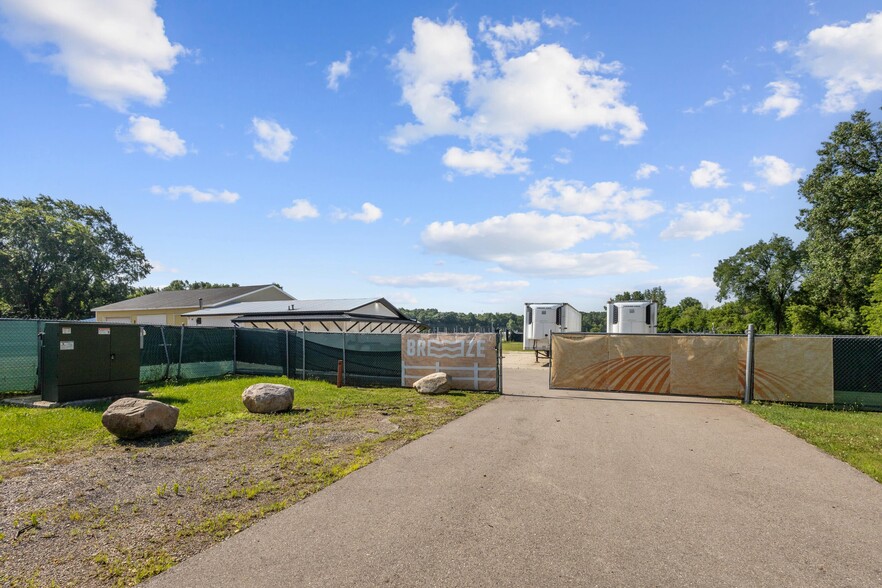 1770 Columbia Ave, Battle Creek, MI for sale - Building Photo - Image 1 of 51