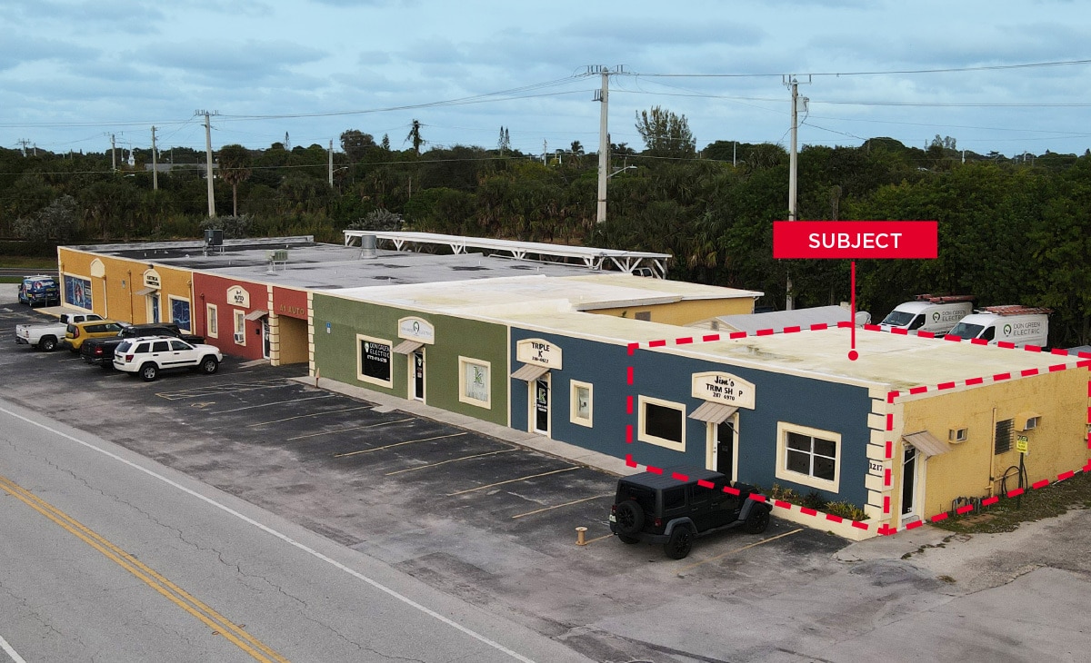 1205-1217 SE Dixie Cutoff Rd, Stuart, FL for lease Interior Photo- Image 1 of 4