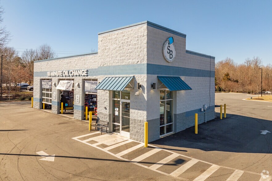 427 Compass Dr, Mebane, NC for sale - Primary Photo - Image 1 of 1