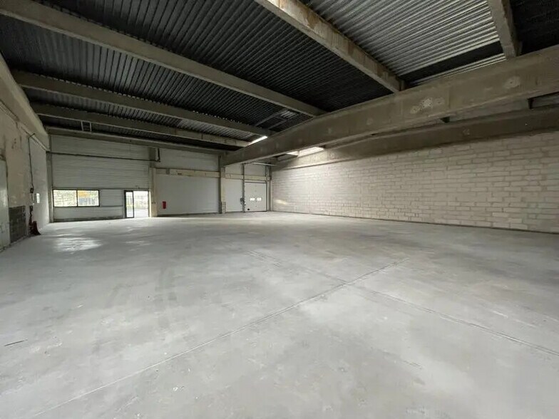 Flex in Petit-Couronne for sale - Interior Photo - Image 3 of 7