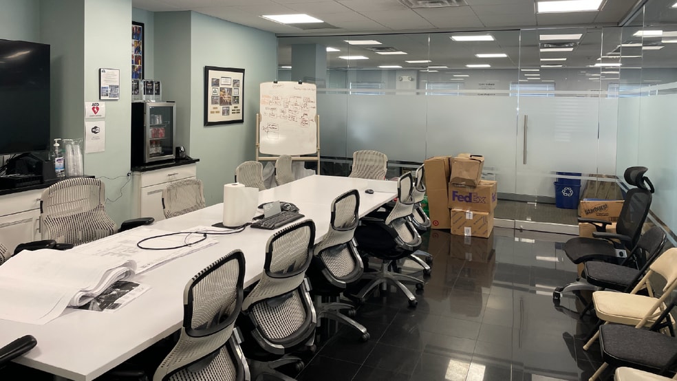 54-08 Vernon Blvd, Long Island City, NY for lease - Interior Photo - Image 3 of 7