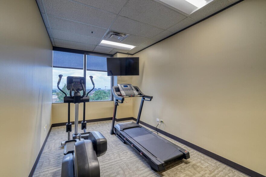 3300 S Parker Rd, Aurora, CO for lease - Interior Photo - Image 2 of 17