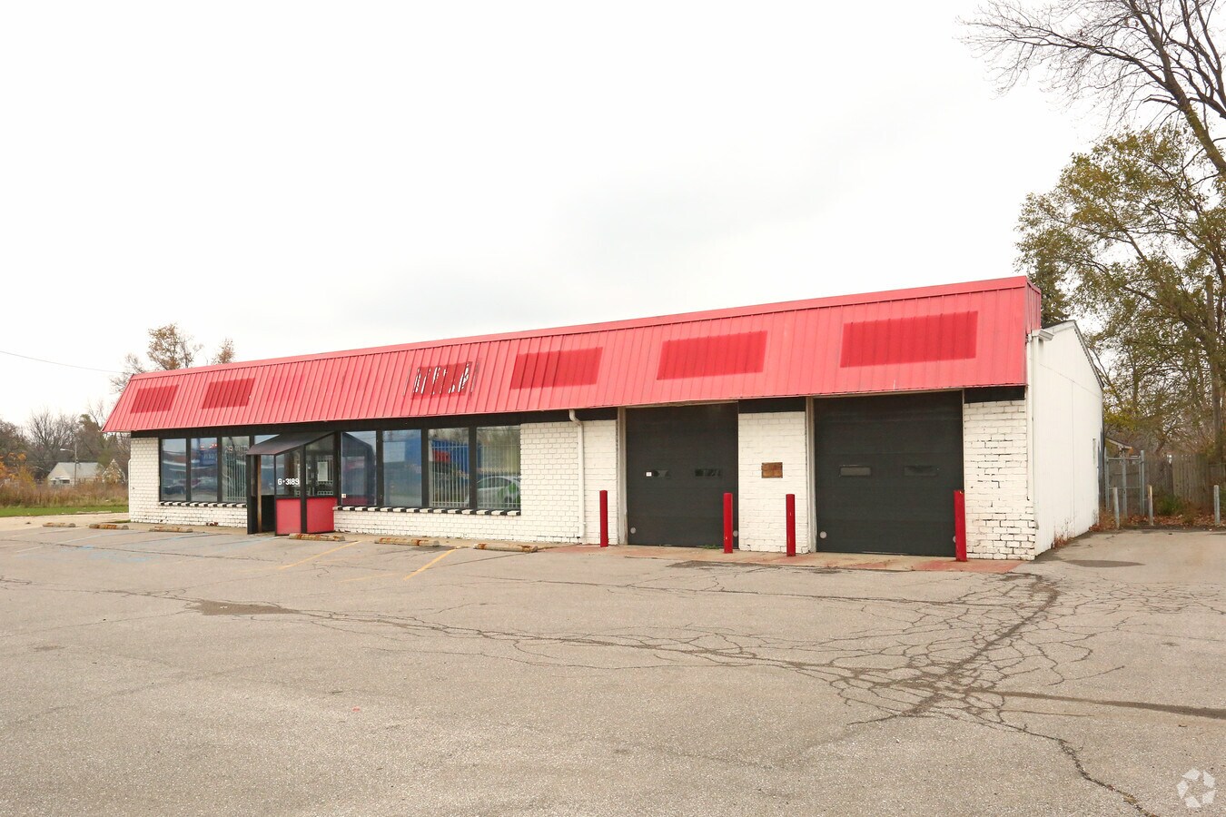 3189 S Dort Hwy, Burton, MI 48529