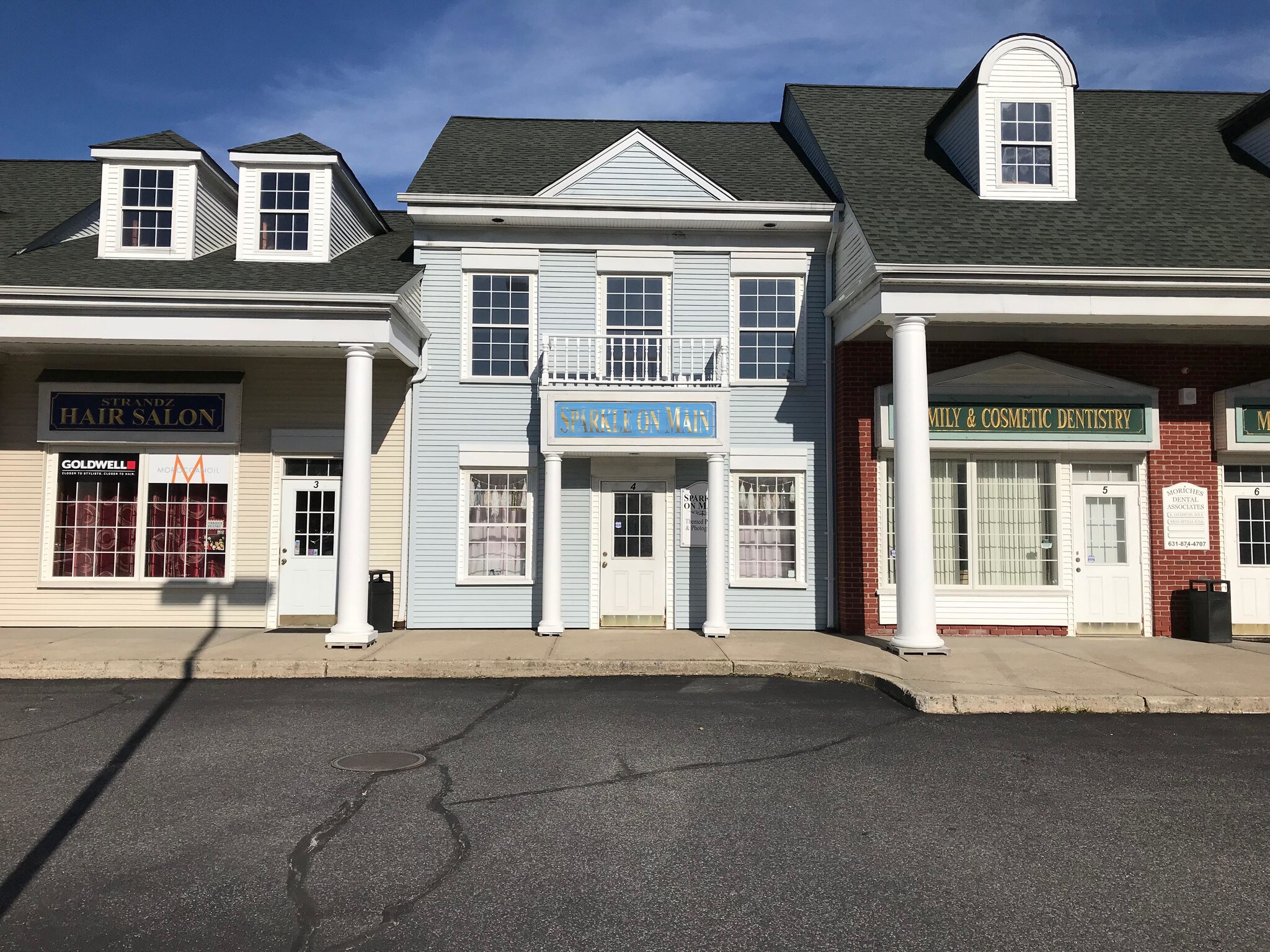 760 Main St, Center Moriches, NY 11934 Old Neck Market Center