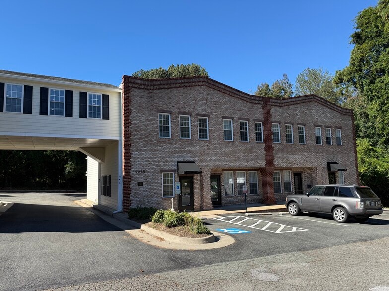 7840-7846 Forest Hill Ave, Richmond, VA for lease - Building Photo - Image 2 of 3