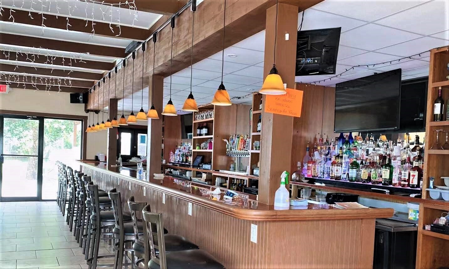 19611 Fisher Ave, Poolesville, MD for sale Interior Photo- Image 1 of 1