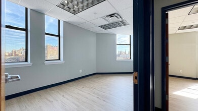 256-260 Broadway, Brooklyn, NY for lease Interior Photo- Image 1 of 12