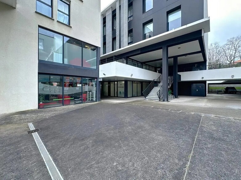 46 Route De Narbonne, Auzeville-Tolosane for sale - Building Photo - Image 1 of 5