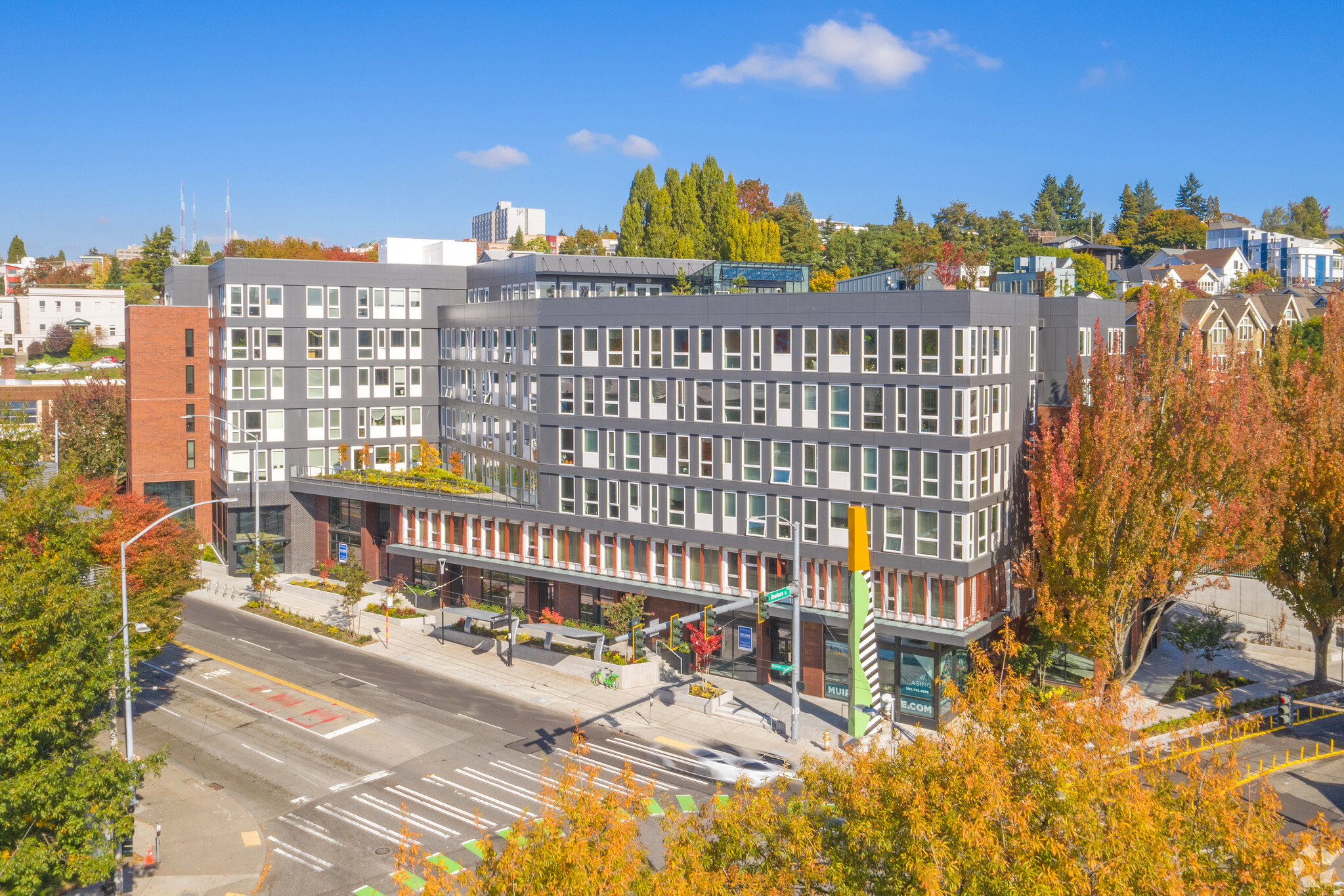 718 Rainier Ave S, Seattle, WA for lease Primary Photo- Image 1 of 31